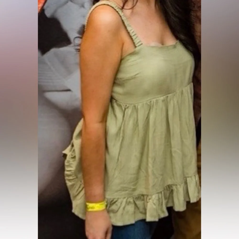 Women’s Green Tank Top - Picture 3 of 3